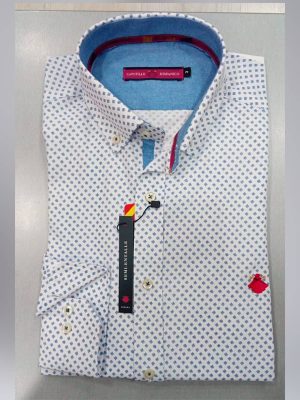 Camisa estampada blanca con detalles en azul - Conecta Moda Joven Tienda de ropa de caballero en Granada