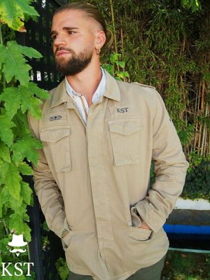 Cazadora militar beige - Conecta Moda Joven Tienda de ropa de caballero en Granada