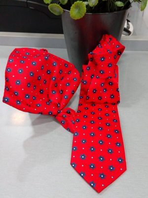 Corbata estampada roja con pañuelo - Conecta Moda Joven Tienda de ropa de caballero en Granada