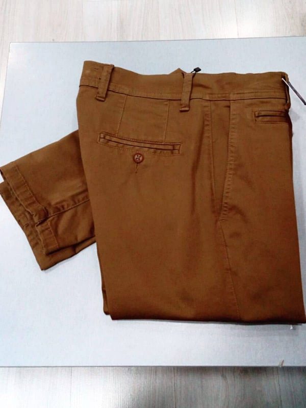 Pantalón chino marrón - Conecta Moda Joven