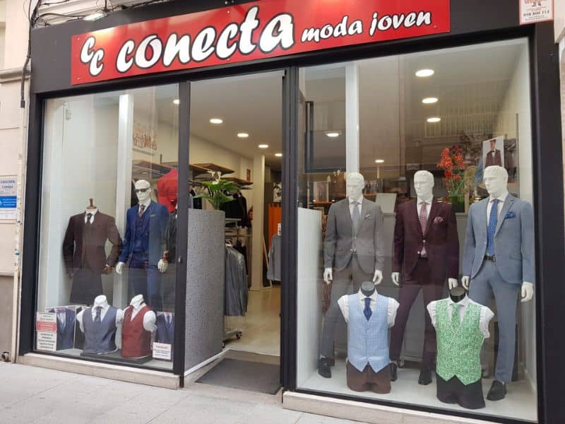 Tienda de trajes en Granada Centro en Calle Alhóndiga - Conecta Moda Joven