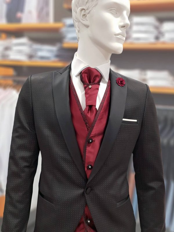 Traje de ceremonia negro con chaleco rojo TRC49 - Conecta Moda Joven trajes de novio y padrino en Granada