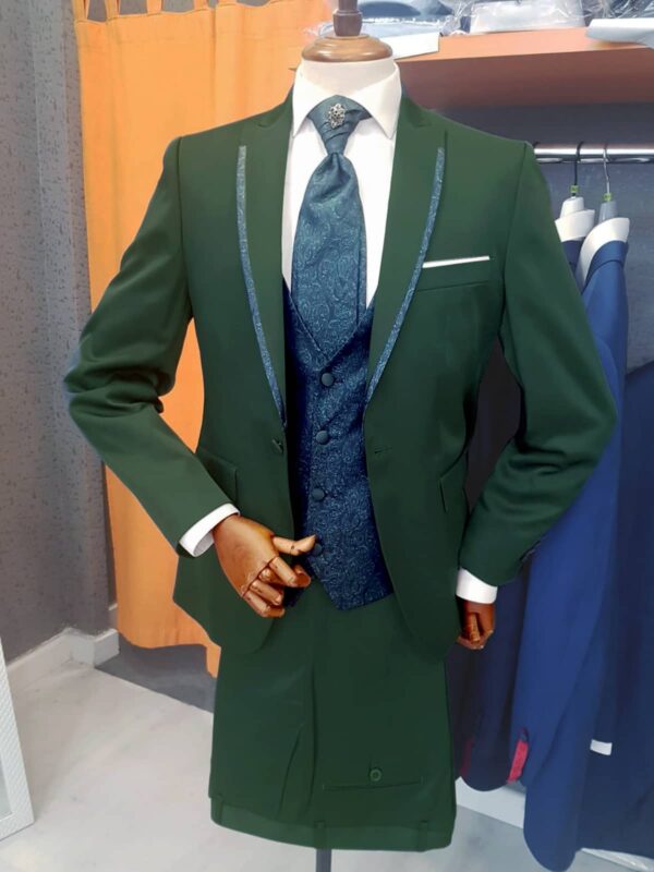 Traje de ceremonia verde solapa cachemir con chaleco TRC72 - Conecta Moda Joven trajes de hombre en Granada