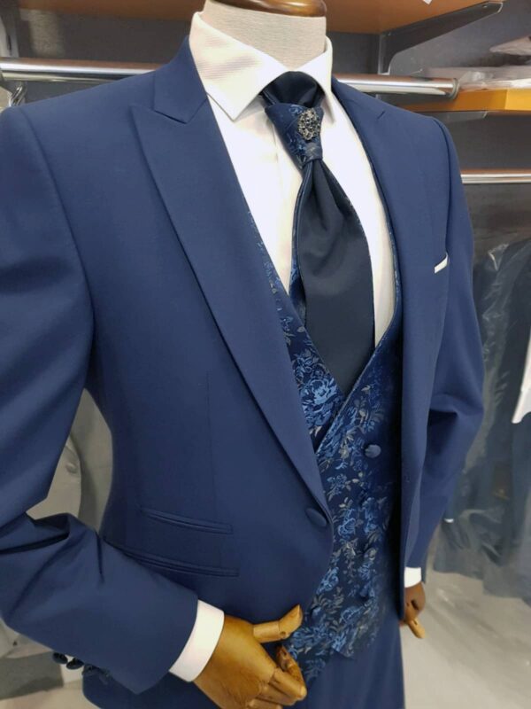 Traje levita corta azul marino con chaleco TRC71 - Conecta Moda Joven Trajes de Hombre en Granada