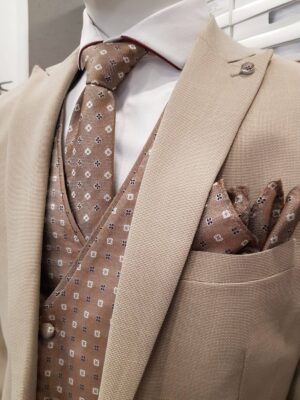 Traje liso beige TRL38 - Conecta Moda Joven trajes de hombre en Granada