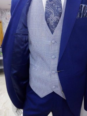 Chaleco azul para traje con dibujo