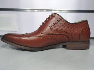 Zapatos de piel marrón para traje Conecta Moda Joven Granada
